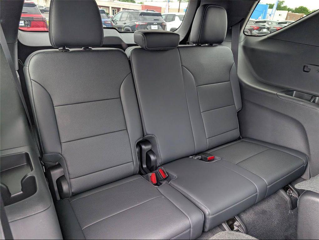 new 2026 Chevrolet Traverse car, priced at $46,413