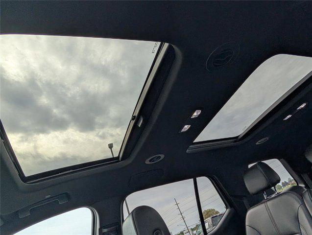 used 2023 Chevrolet Traverse car, priced at $33,610