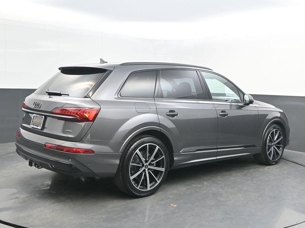 used 2024 Audi Q7 car, priced at $50,998