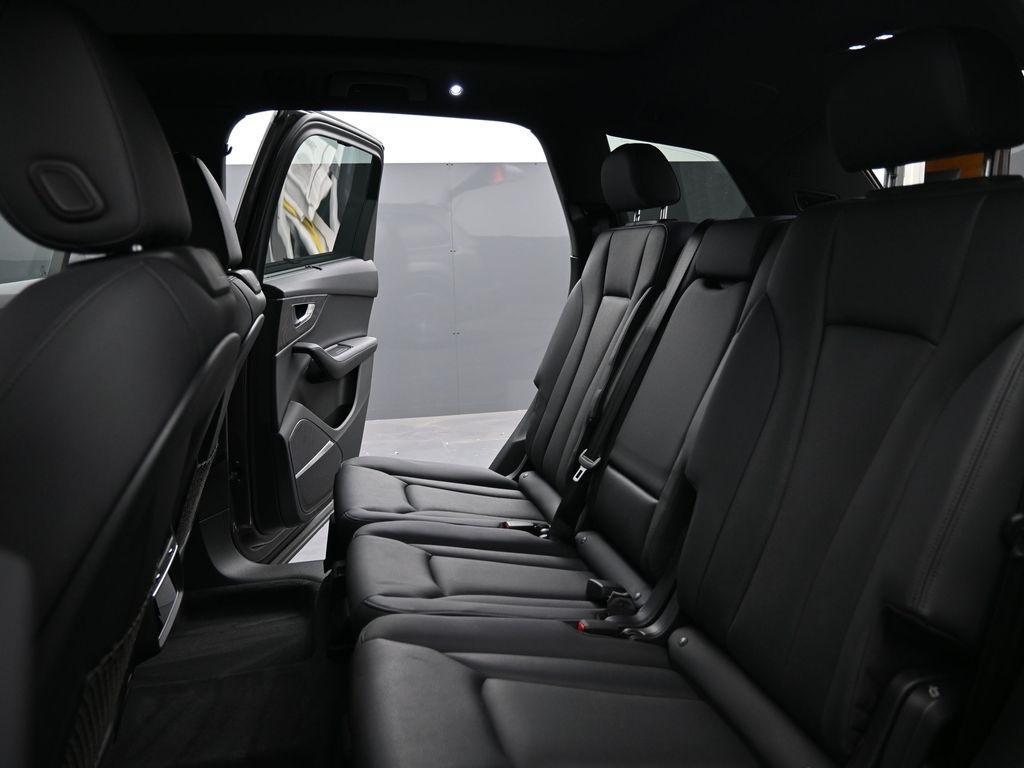 used 2024 Audi Q7 car, priced at $50,998