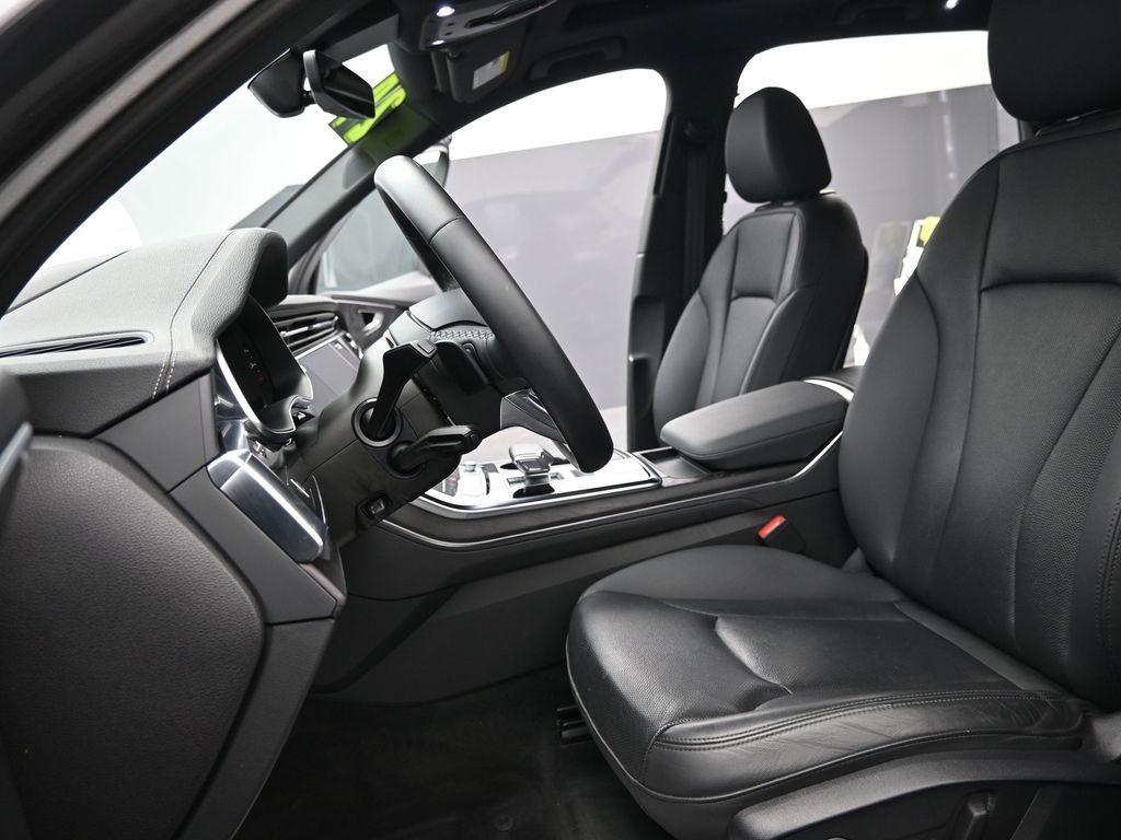used 2024 Audi Q7 car, priced at $50,998