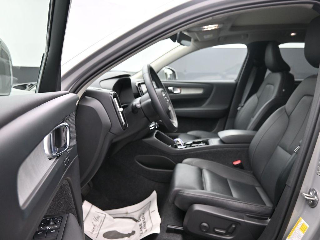 used 2025 Volvo XC40 car, priced at $33,998