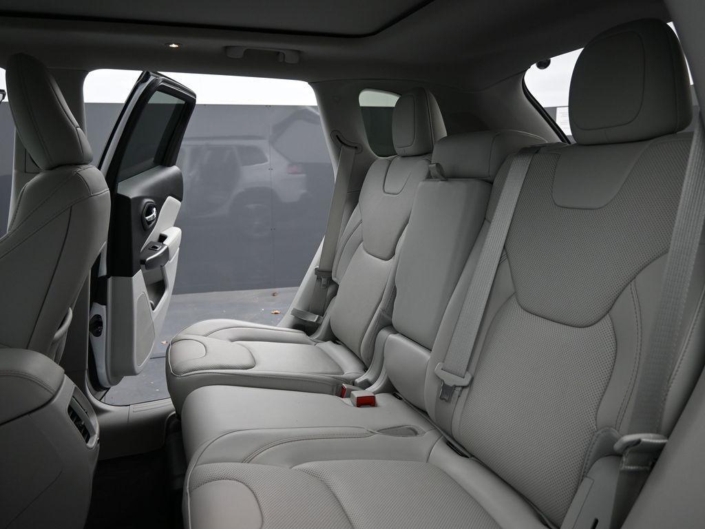 used 2022 Jeep Cherokee car, priced at $22,998