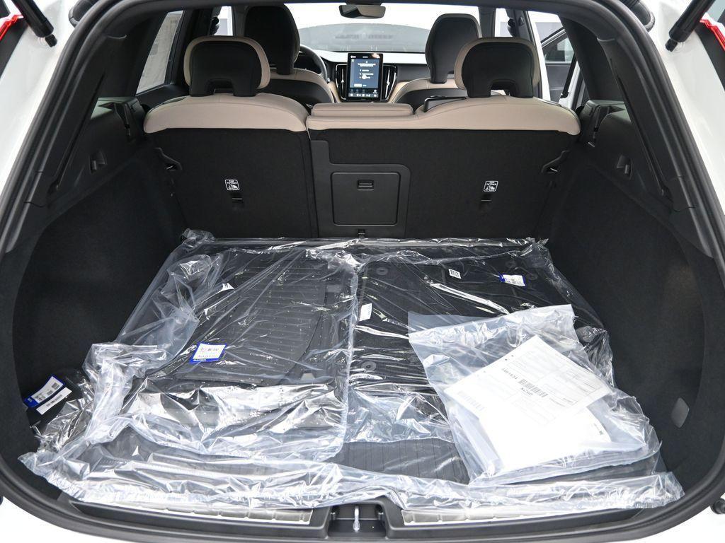 new 2026 Volvo XC60 car, priced at $57,985