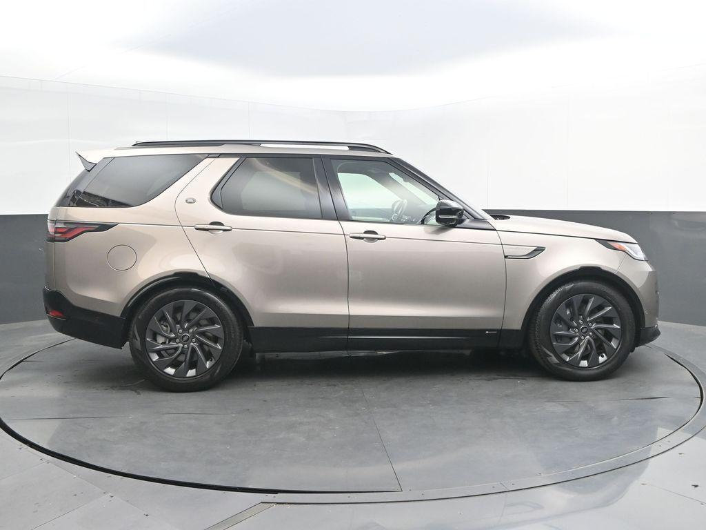 used 2022 Land Rover Discovery car, priced at $23,998