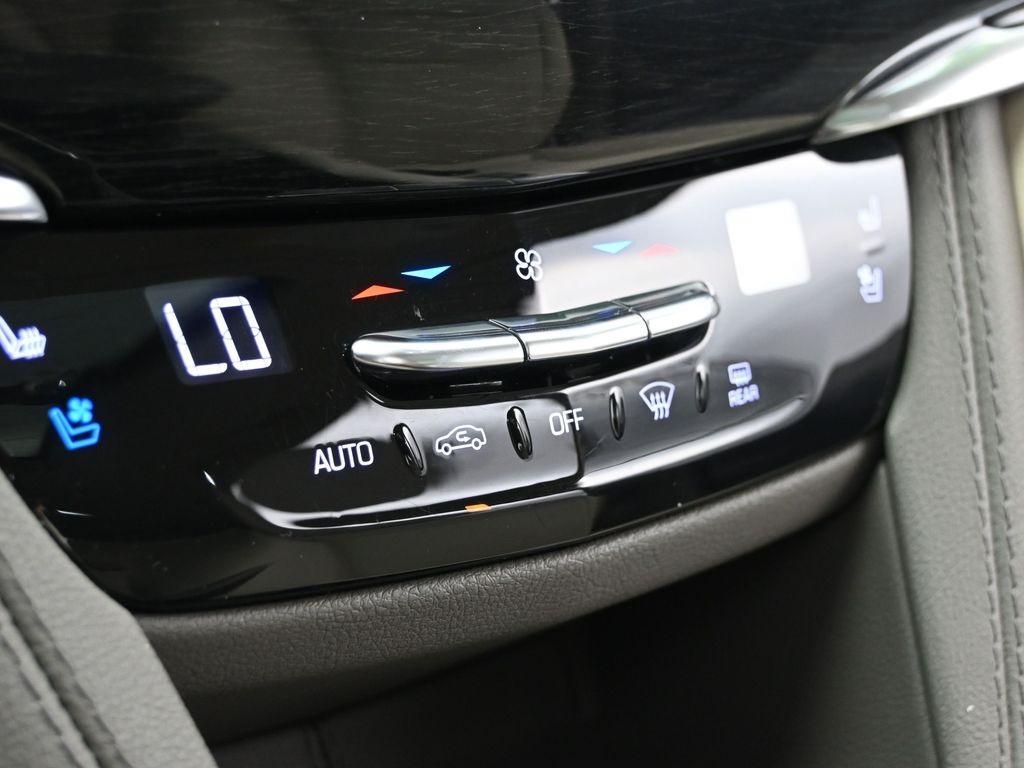 used 2021 Cadillac XT6 car, priced at $27,599