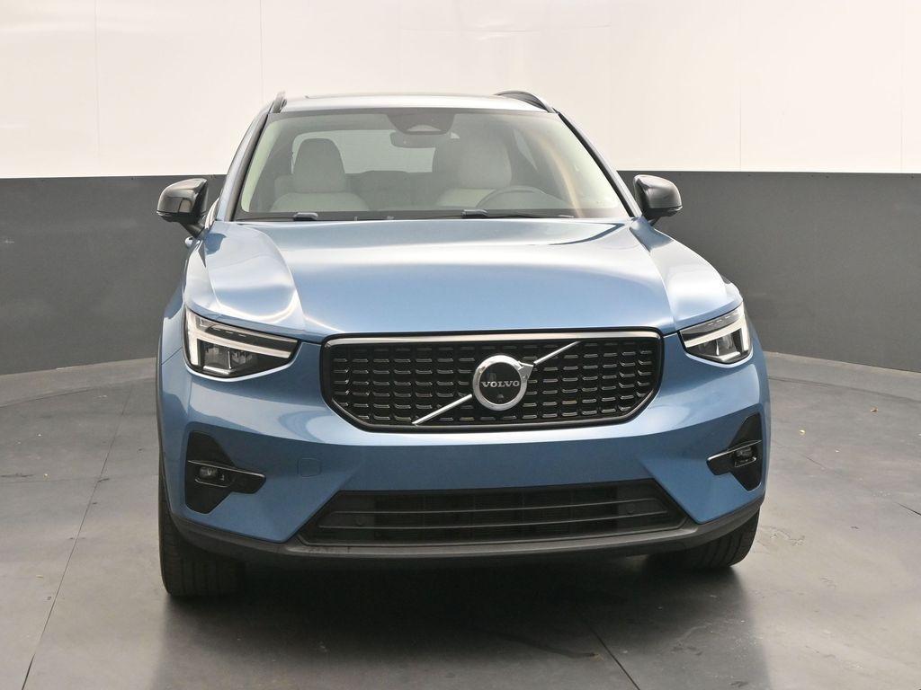 used 2023 Volvo XC40 car, priced at $32,998
