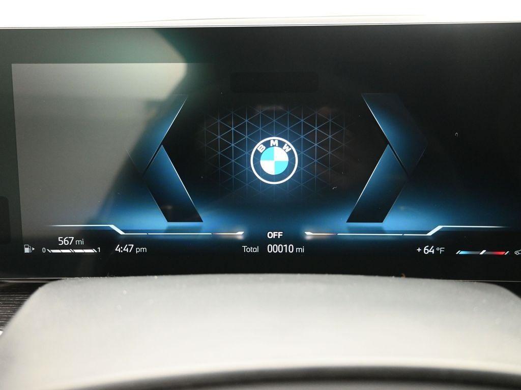 new 2026 BMW X7 car, priced at $100,555