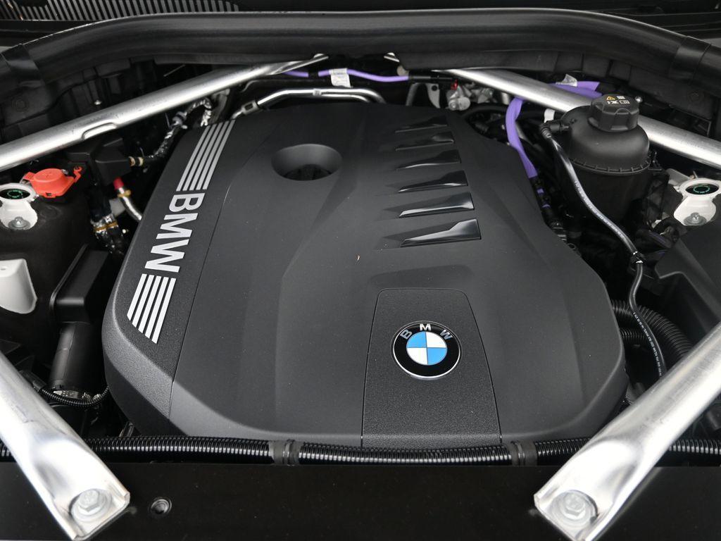 new 2026 BMW X7 car, priced at $100,555