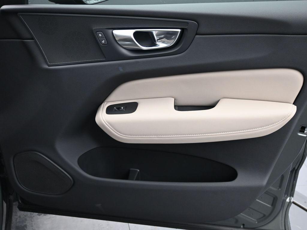 new 2026 Volvo XC60 car, priced at $52,035