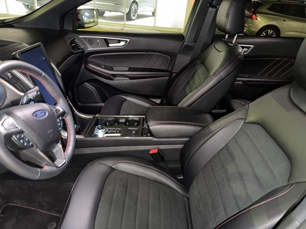 used 2024 Ford Edge car, priced at $32,998