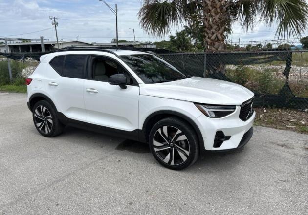 used 2023 Volvo XC40 car, priced at $32,498
