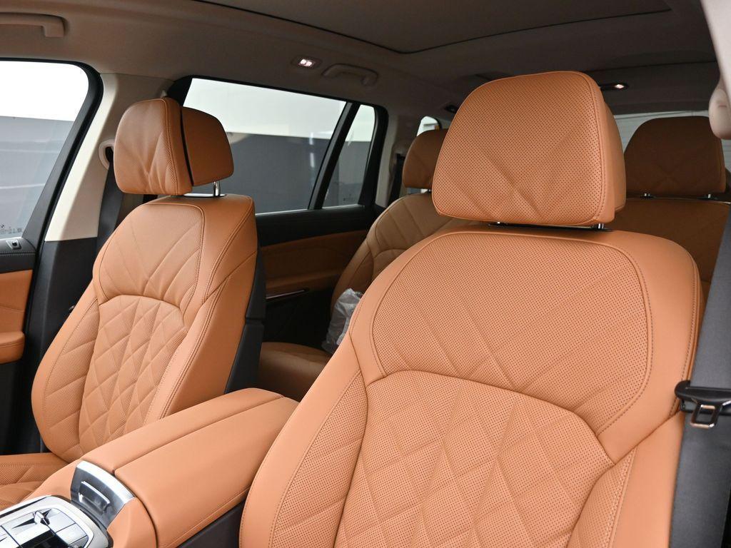 new 2026 BMW X7 car, priced at $97,710