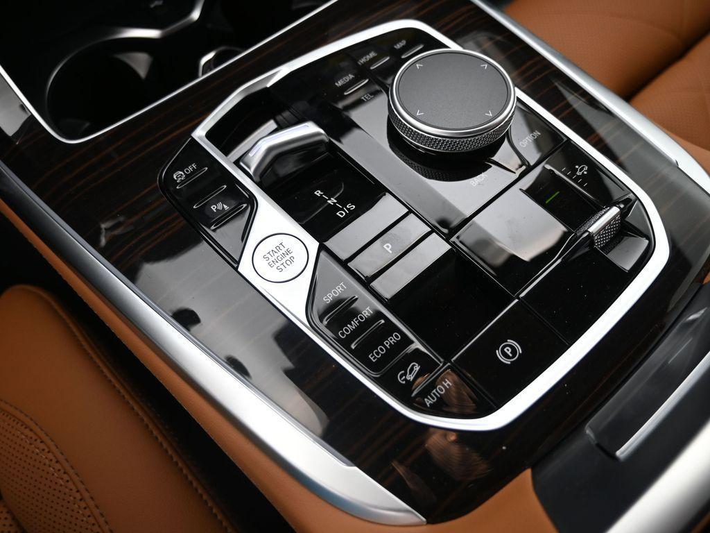 new 2026 BMW X7 car, priced at $97,710