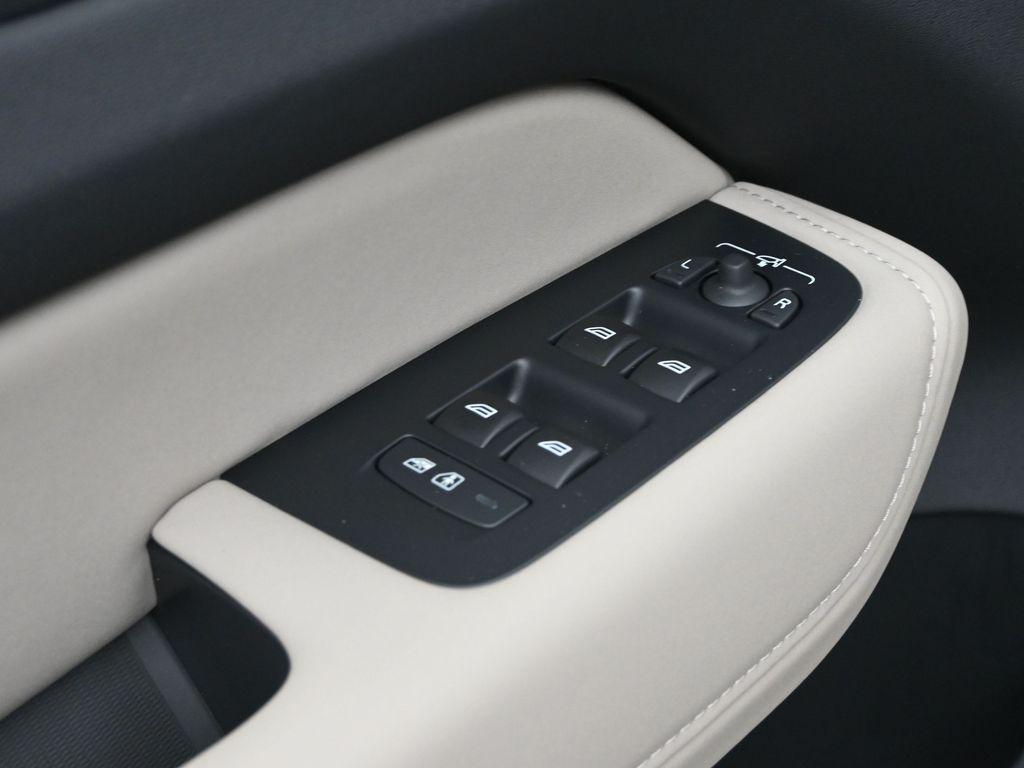 new 2026 Volvo XC60 car, priced at $57,985