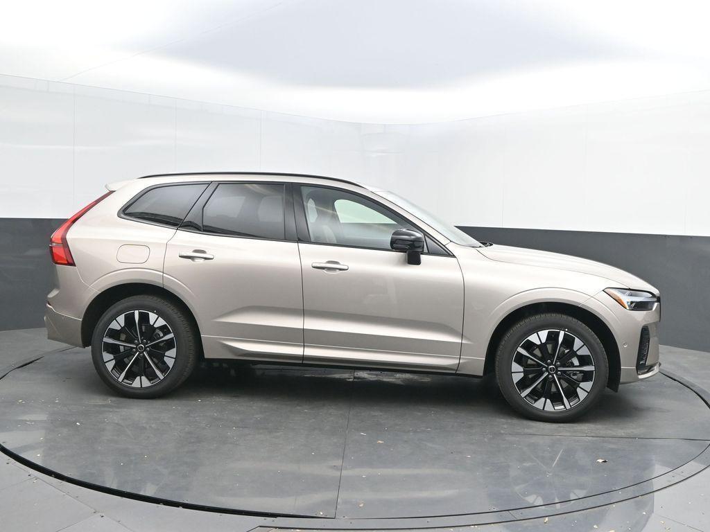 new 2026 Volvo XC60 car, priced at $57,985