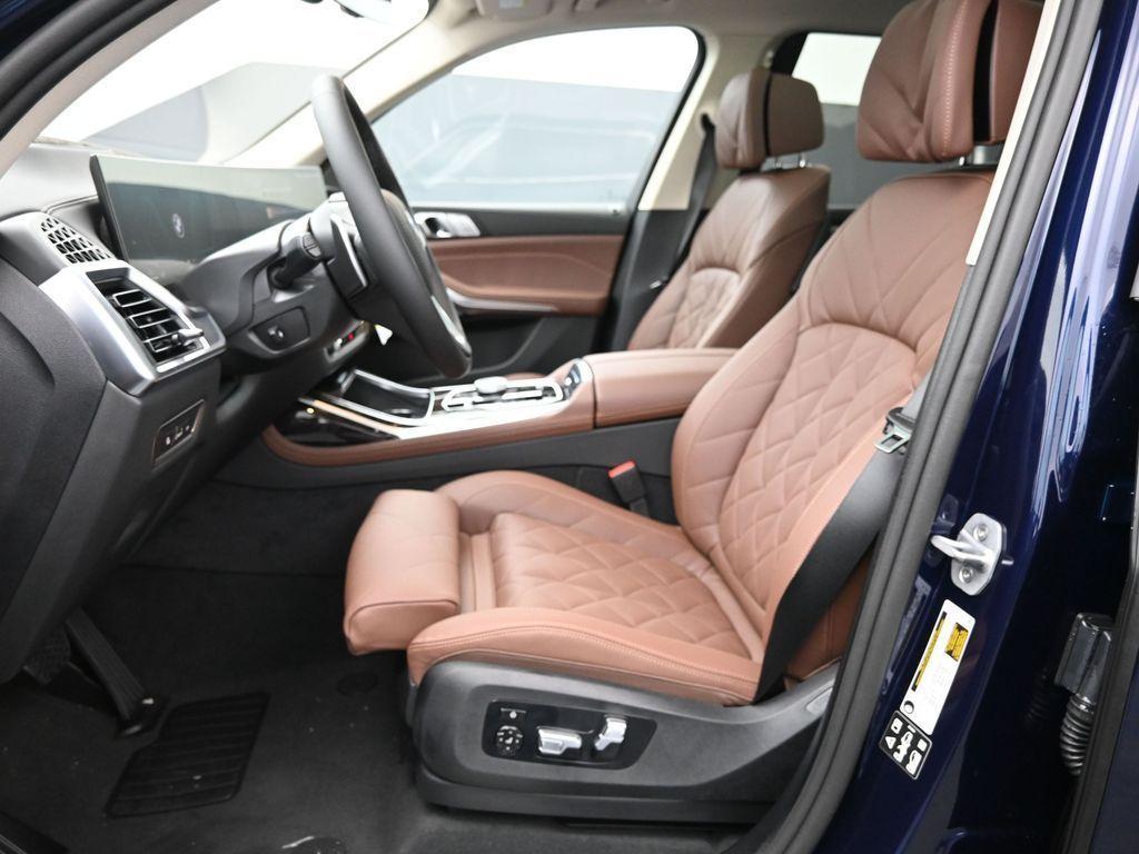 new 2026 BMW X7 car, priced at $98,810