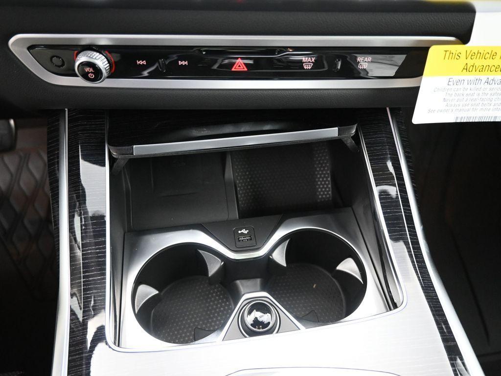 new 2026 BMW X7 car, priced at $101,110