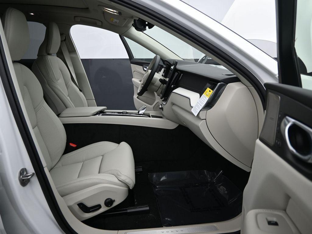 new 2026 Volvo XC60 car, priced at $65,080