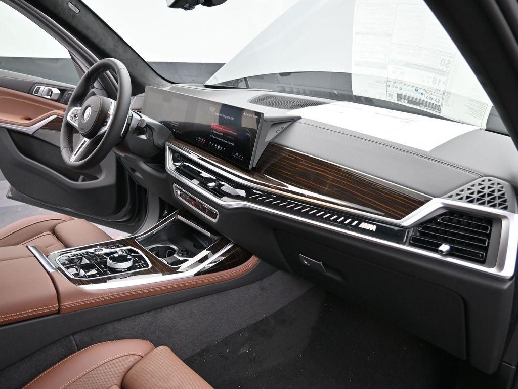 new 2026 BMW X7 car, priced at $124,235