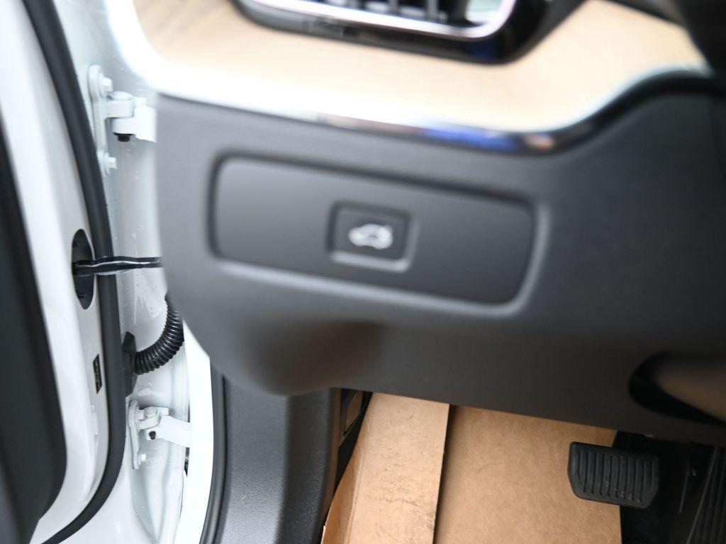 new 2026 Volvo XC60 car, priced at $48,995