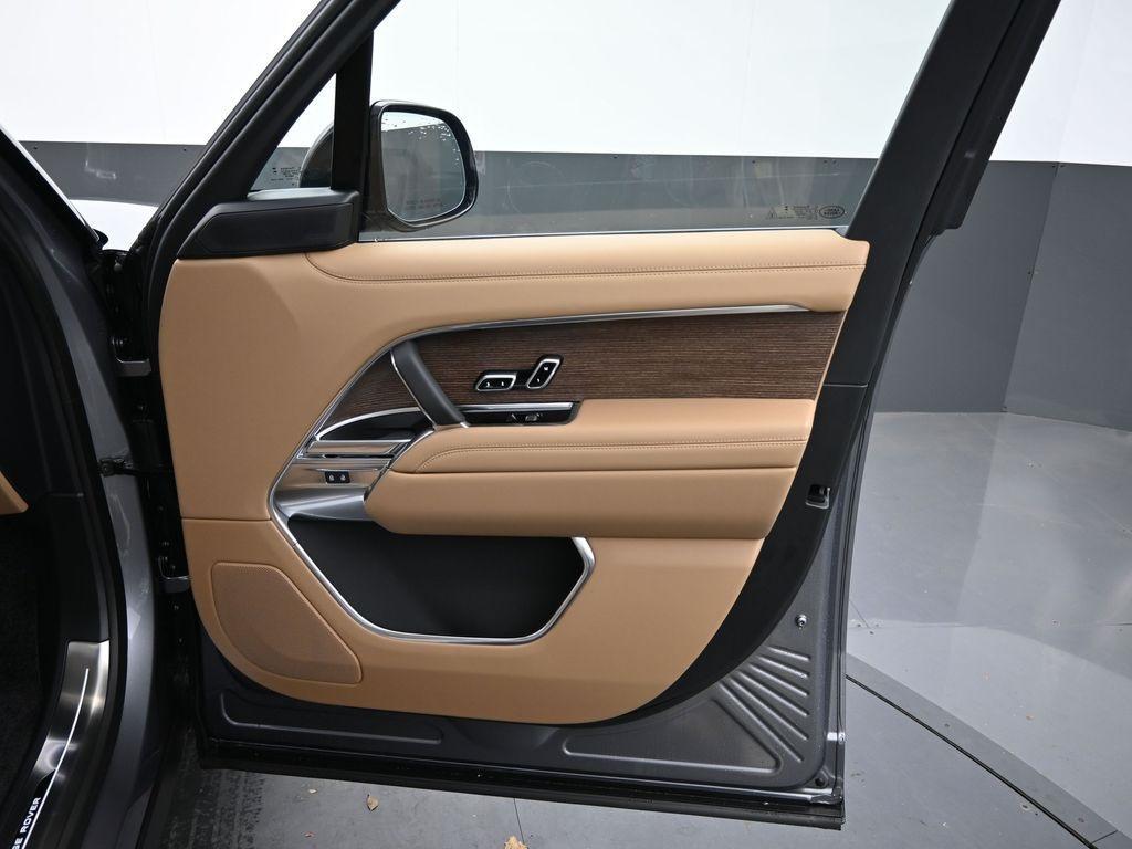 new 2025 Land Rover Range Rover car, priced at $127,055