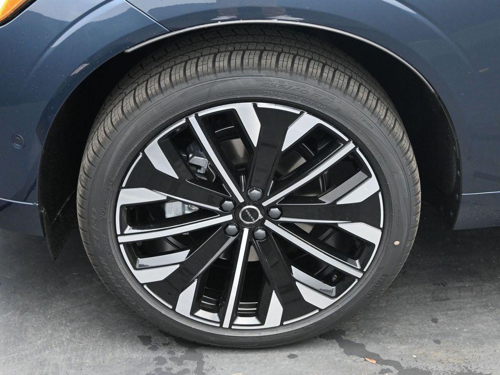 new 2026 Volvo XC60 car, priced at $63,935