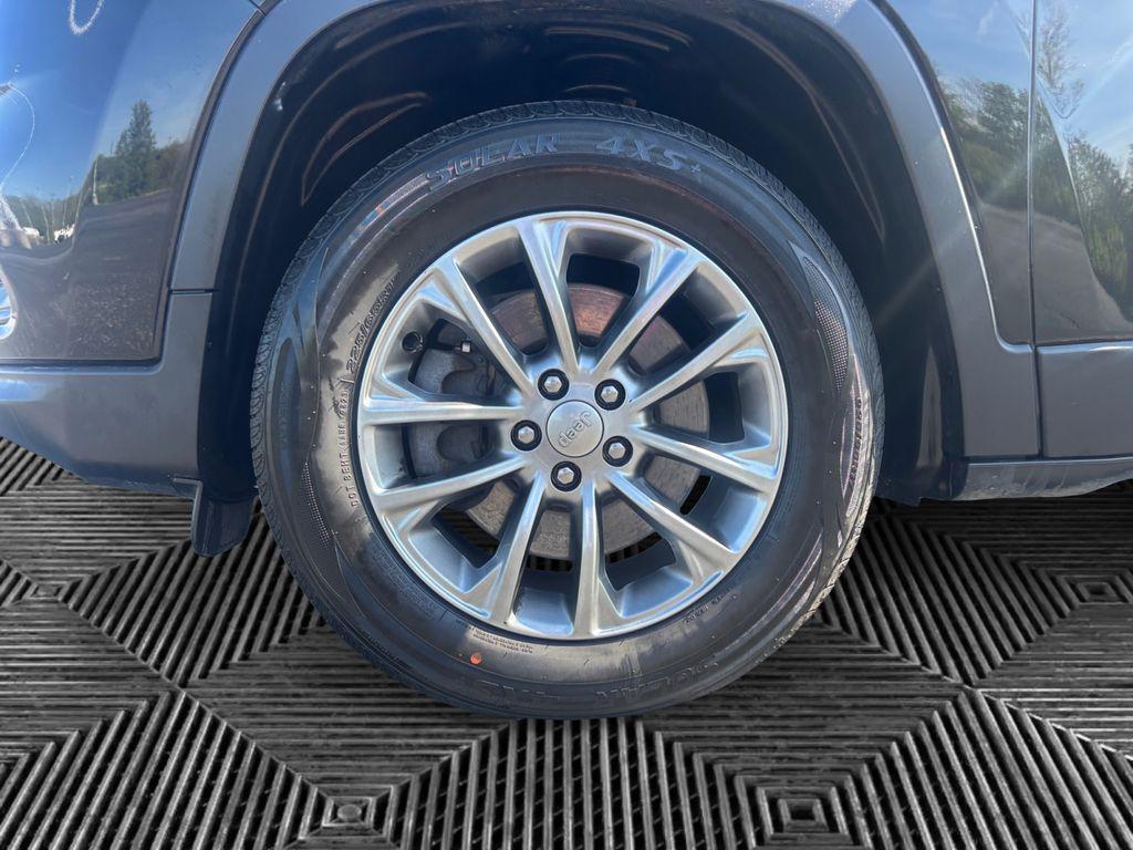 used 2019 Jeep Cherokee car, priced at $14,200