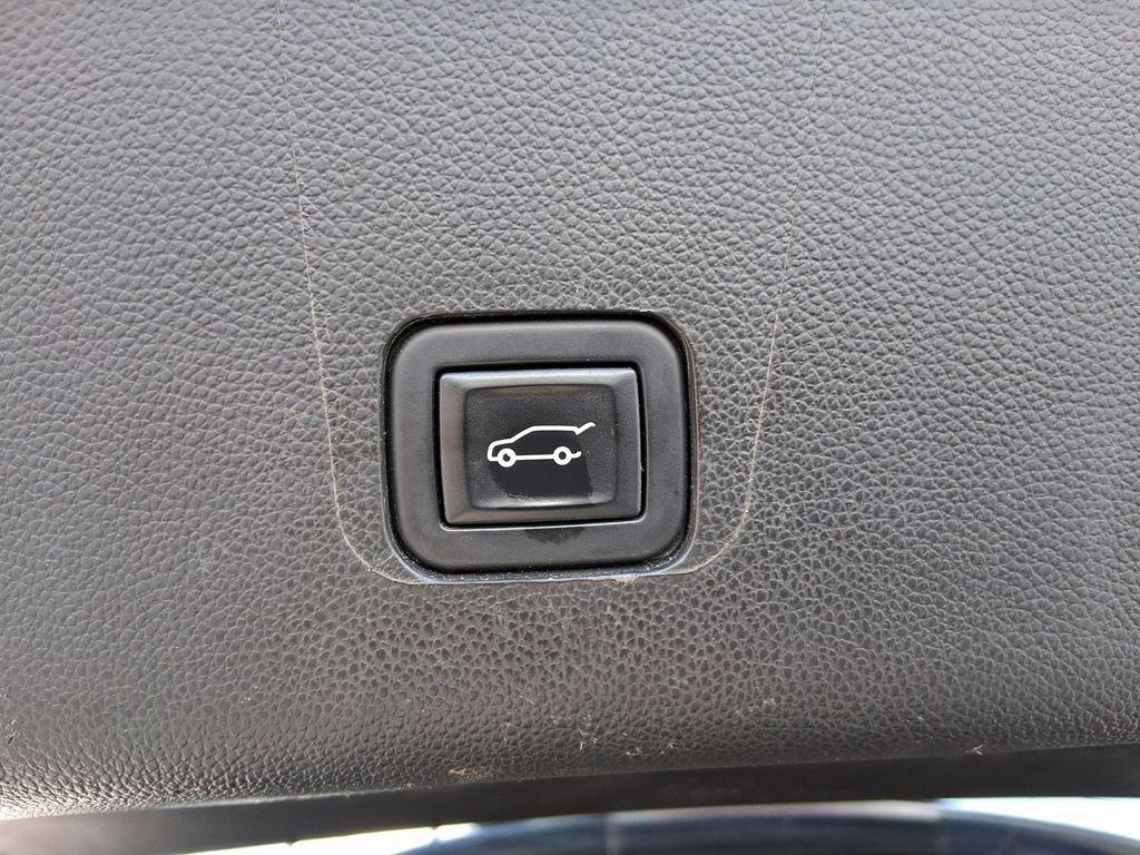 used 2023 Chevrolet Traverse car, priced at $34,055