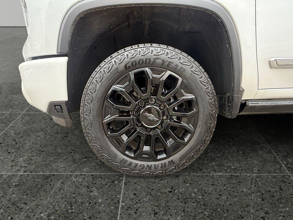 used 2025 Chevrolet Silverado 2500 car, priced at $76,992