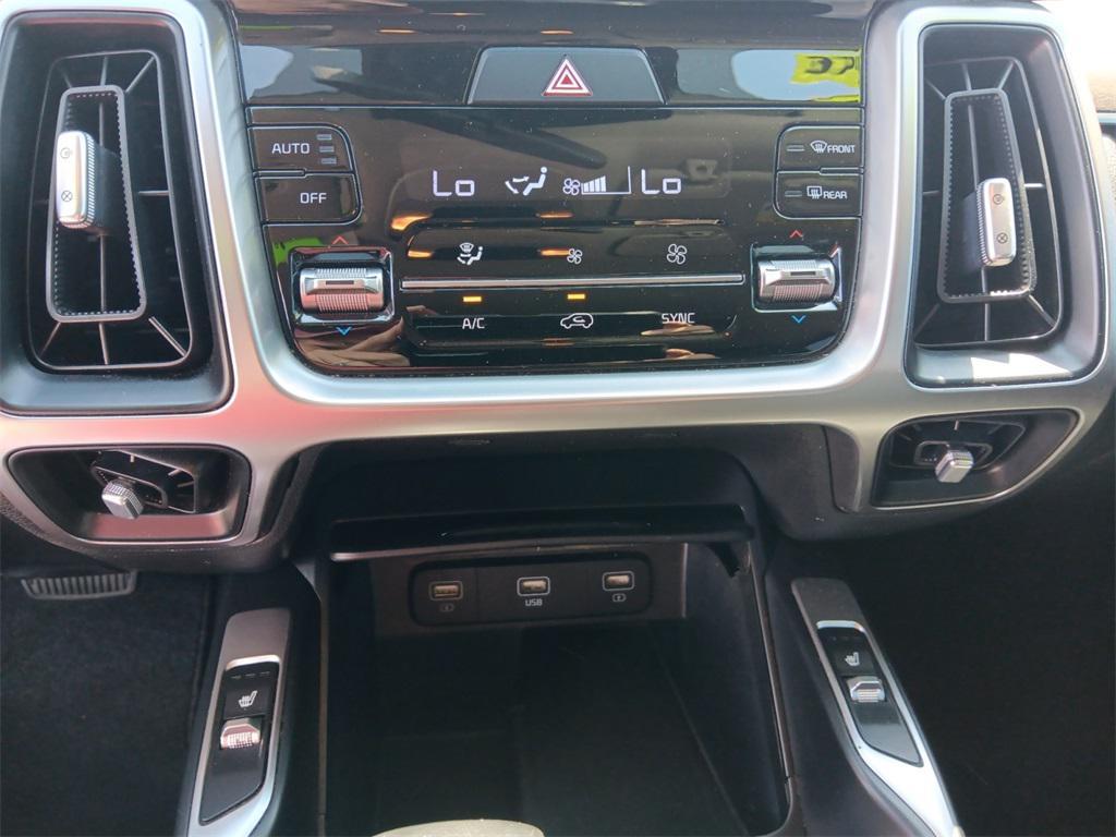 used 2022 Kia Sorento car, priced at $24,377