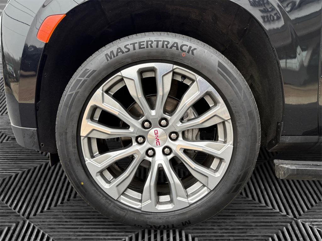 used 2021 GMC Yukon car, priced at $44,354