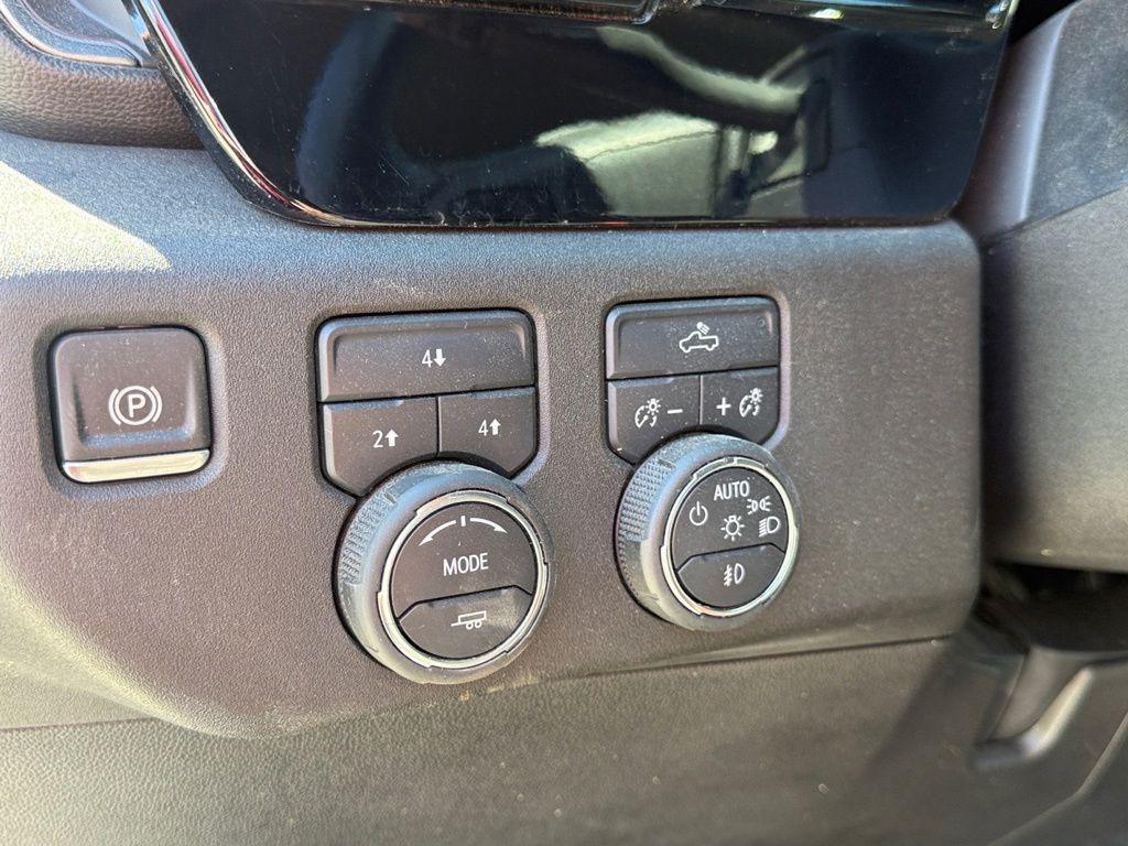 used 2025 Chevrolet Silverado 3500 car, priced at $65,576