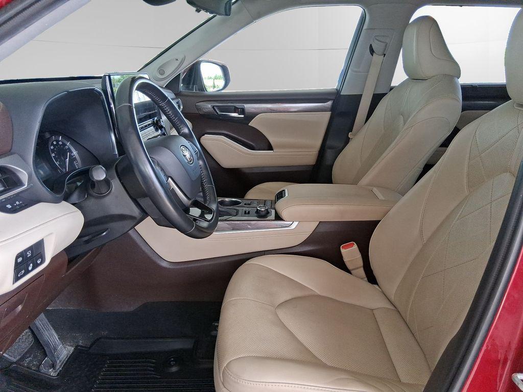 used 2021 Toyota Highlander car, priced at $29,536