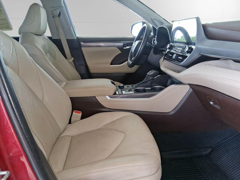 used 2021 Toyota Highlander car, priced at $29,536