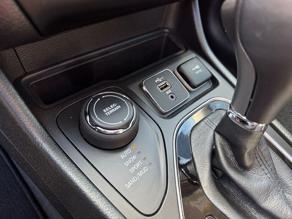 used 2022 Jeep Cherokee car, priced at $22,990