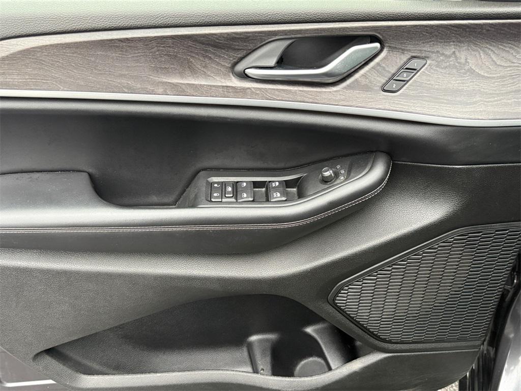 used 2023 Jeep Grand Cherokee car, priced at $25,500