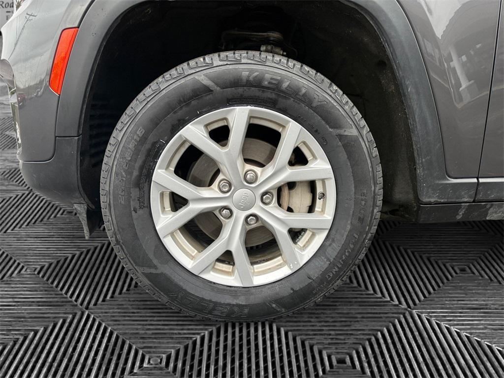 used 2023 Jeep Grand Cherokee car, priced at $25,500