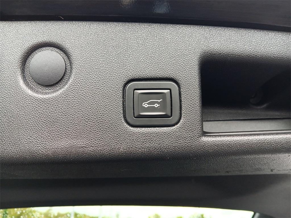 used 2019 Chevrolet Equinox car, priced at $16,617