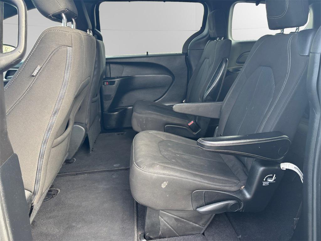 used 2020 Chrysler Pacifica car, priced at $18,364