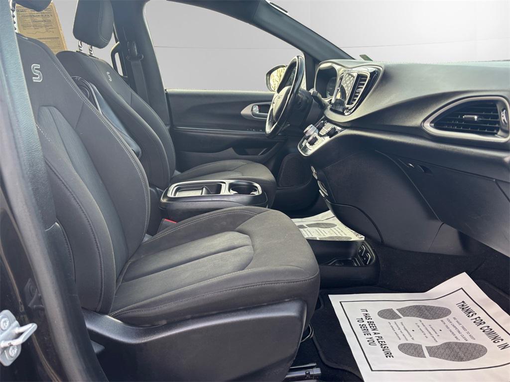 used 2020 Chrysler Pacifica car, priced at $18,364