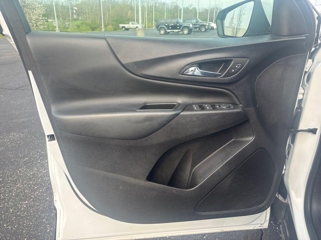 used 2021 Chevrolet Equinox car, priced at $18,819