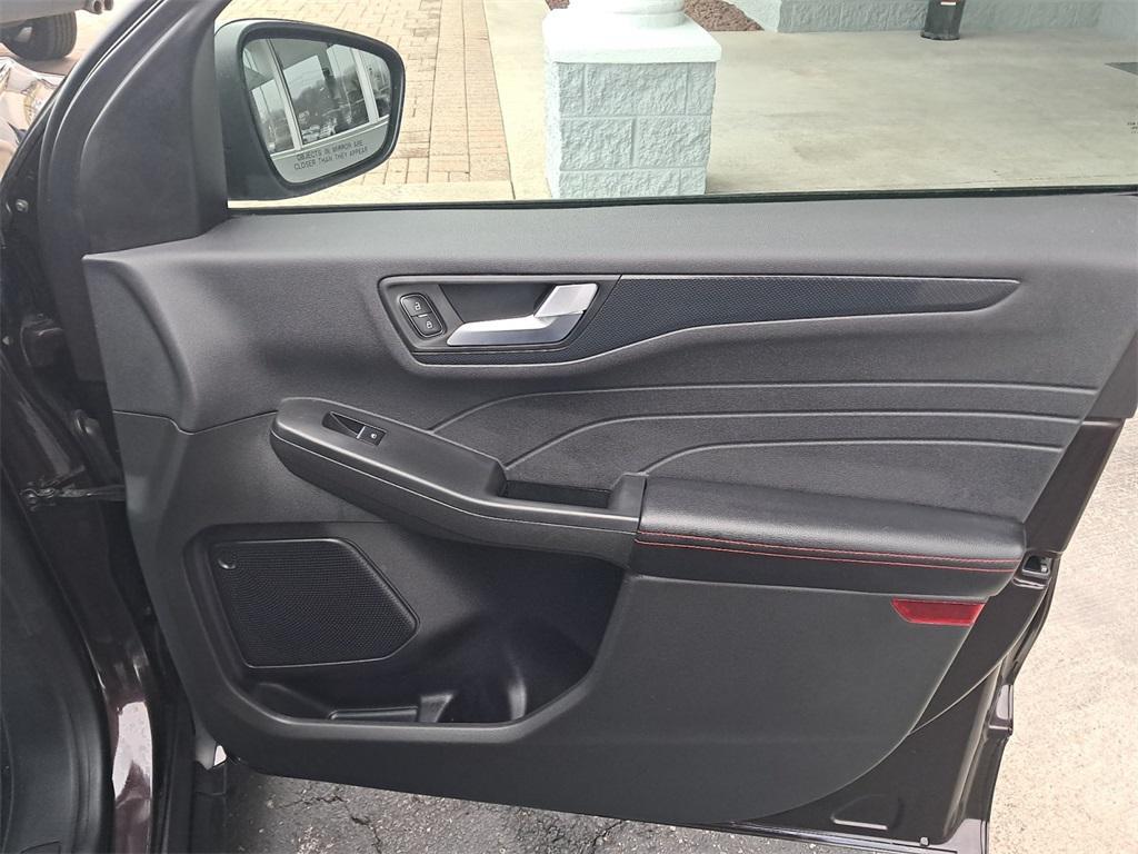 used 2023 Ford Escape car, priced at $25,592