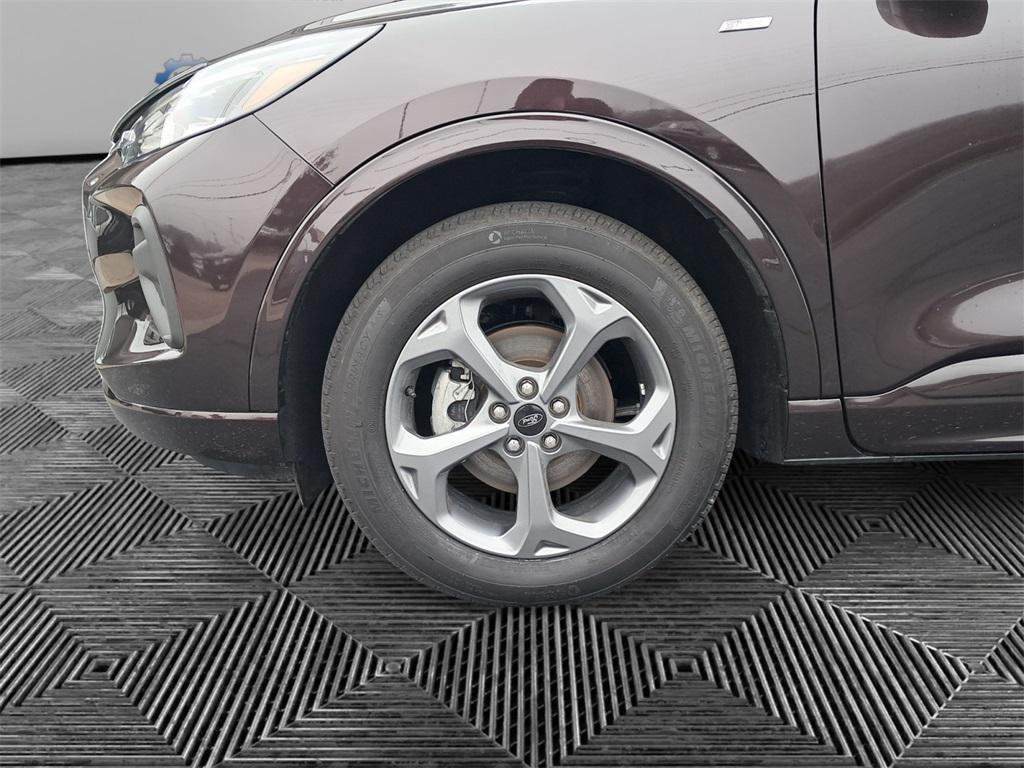 used 2023 Ford Escape car, priced at $25,592