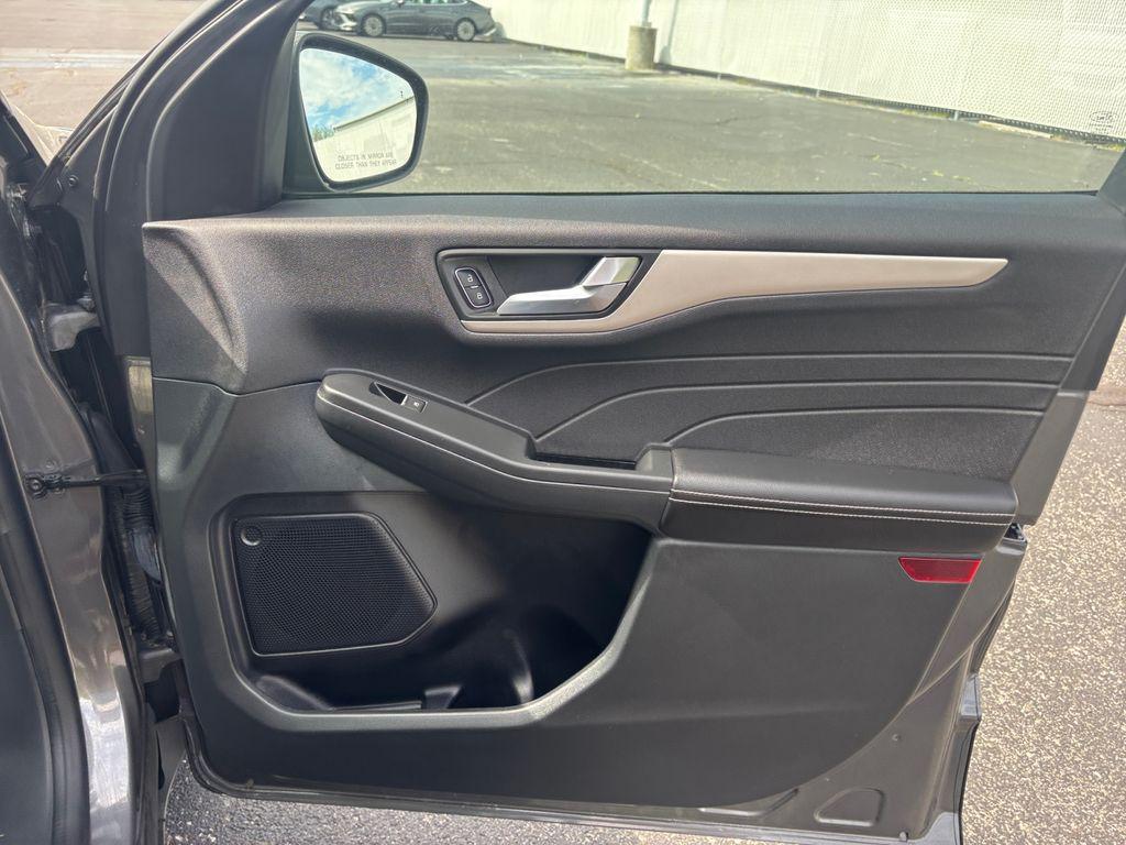 used 2022 Ford Escape car, priced at $24,154