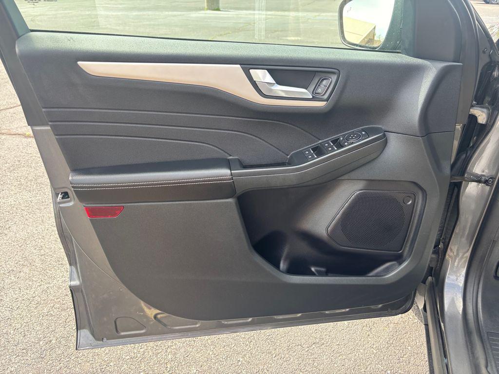used 2022 Ford Escape car, priced at $24,154