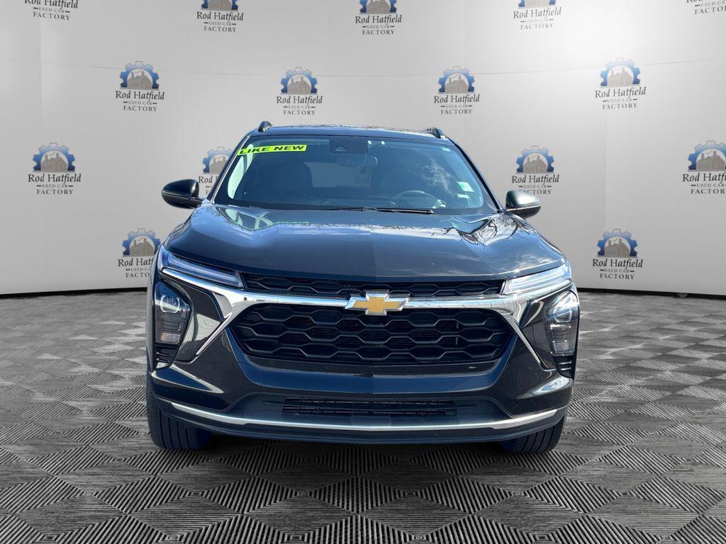 used 2025 Chevrolet Trax car, priced at $20,041
