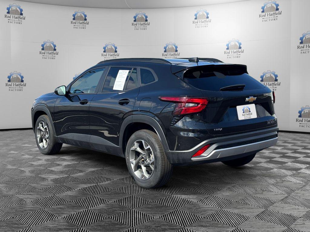 used 2025 Chevrolet Trax car, priced at $20,041