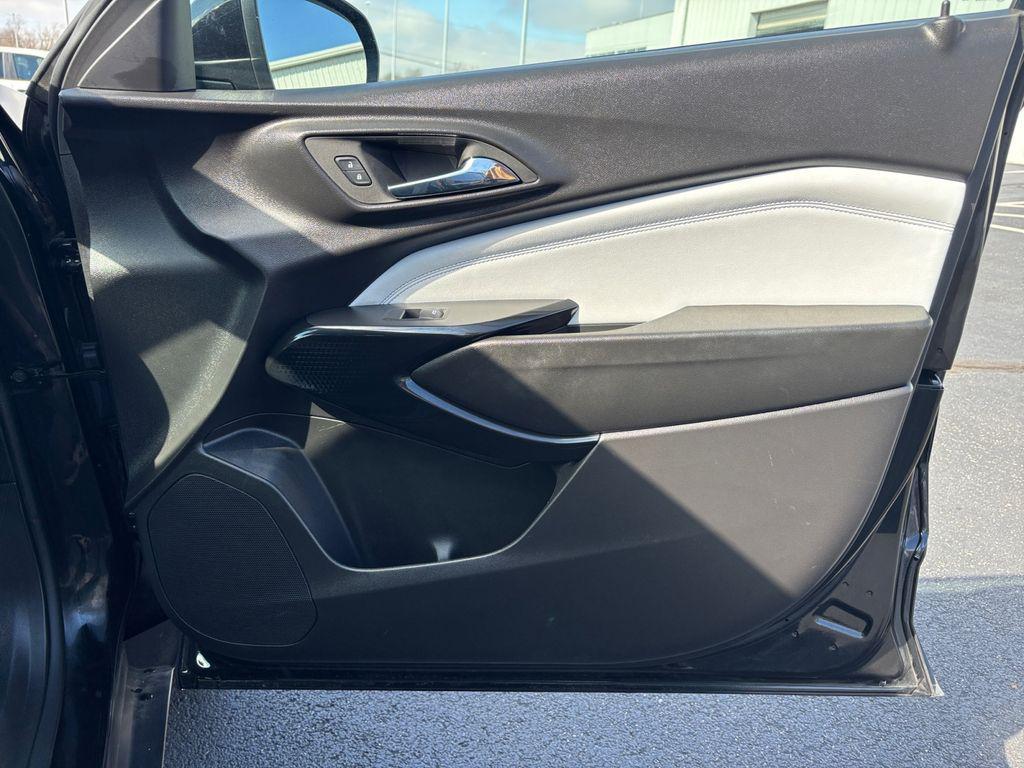 used 2025 Chevrolet Trax car, priced at $20,041