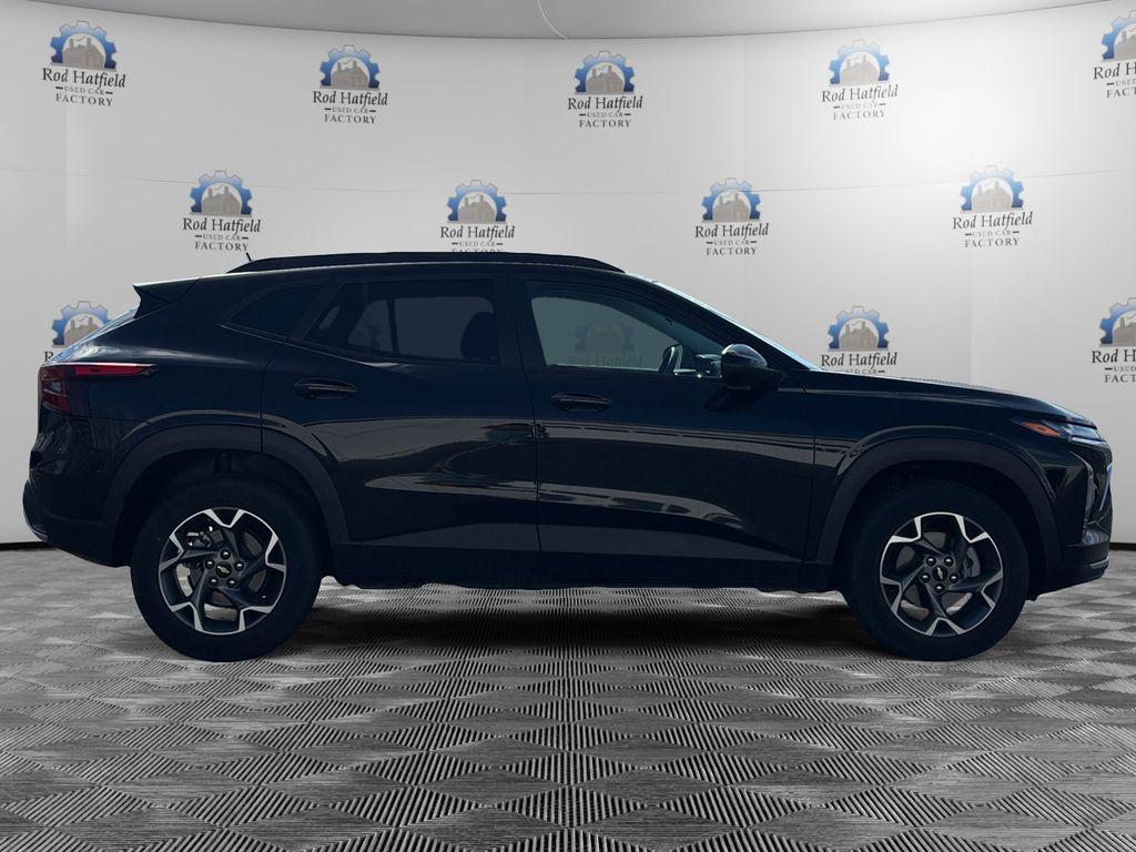 used 2025 Chevrolet Trax car, priced at $20,041